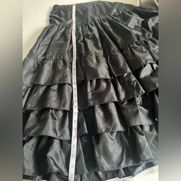 Signature Black Maxi tiered Skirt
Satin taffeta fabric - Picture 5 of 5